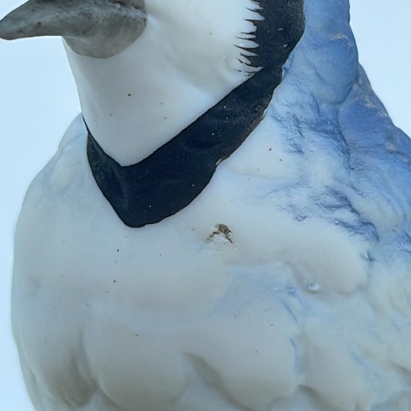 Towle Fine Porcelain Hand Painted Blue Jay Bird Music Box, Vintage Japan 6”H - Picture 13 of 13